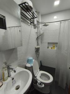 Cozy 2 rooms, 2 BR, Balcony with a View, Free parking