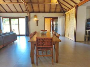 Villa Pesisi - 3 bdrs - beach walking distance