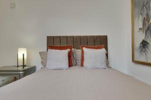 Aylward Queen Street, Studio Apartment Near City Centre, Gunwharf Quays