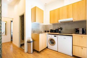 Bright Apartment Near the Old Port