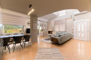 VALLEY Premium House