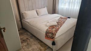 Naivegas B2 Perfect Naivasha Staycation by Charlie izzy