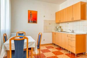 Apartment Vesna 1 with terrace