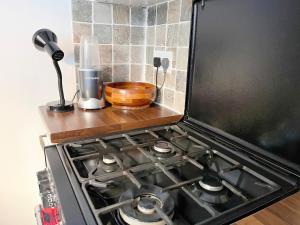 Inviting 1-bed Home in Northampton by Renzo, Brilliant Location, Free Wi-Fi!