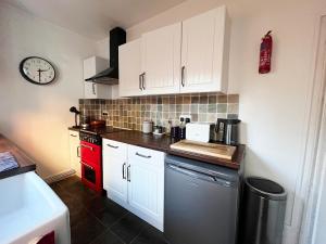 Inviting 1-bed Home in Northampton by Renzo, Brilliant Location, Free Wi-Fi!