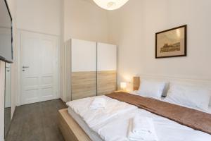 Urban Rooms--free parking--