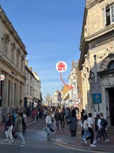 Small studio in central Brighton for 2