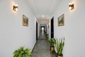 FabHotel High Rise Near Airport