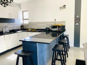 Gordons Bay Mountain and Seaview