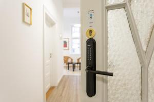 Urban Rooms--free parking--