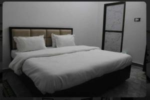 Hotel O by OYO SHRI NARAYANAM