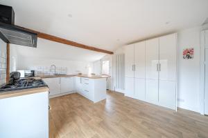 East Sussex rural hideaway with private hot tub & garden