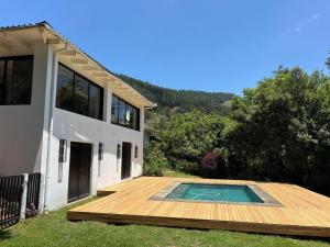 House 28, Fort Village