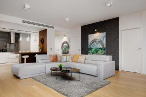 Mokotów Luxury Apartment with Parking Air Conditioning by Renters Prestige