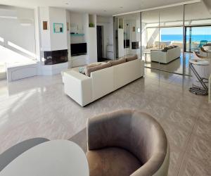 SUPERBE APPARTEMENT VUE MER et PISCINE