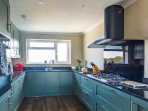 4 Bed in Seaview oc-87155