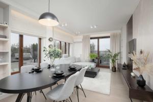 Elegant Apartment with Air Conditioning, Office and Underground Parking by Renters Prestige