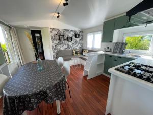 Bungalow, Camping Les Tamaris