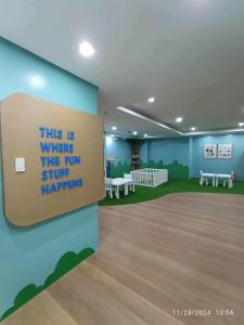 Studio 203 T2 Sunshine100 Wifi PoolAccess KingBed