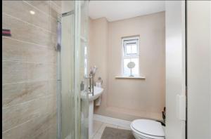 3 Cosy Bedrooms in a House 6 people