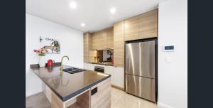 Oceanfront 3BR Luxe Stunning Views Free Parking