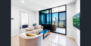 Oceanfront 3BR Luxe Stunning Views Free Parking