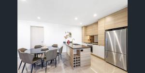 Oceanfront 3BR Luxe Stunning Views Free Parking