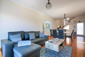 Villa Araujo Da Costa by HR Madeira