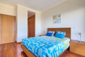 Villa Araujo Da Costa by HR Madeira