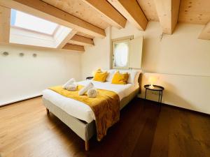 Riccati Loft, Historic Center Apartment, 2BR 2BA Lift