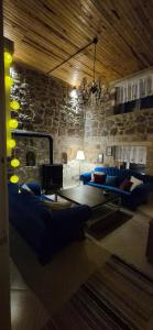 Isıtmalı Havuzlu Otantik Taş Ev