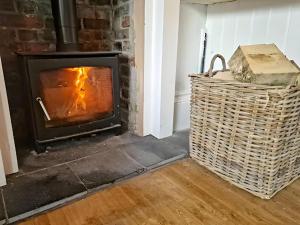 2 Bedroom 2 Bathroom Apt, Parking, Garden, SKY TV