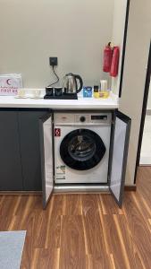 Aparthotel and courtyard in Al-Rawda neighborhood next to Abha Airport 1