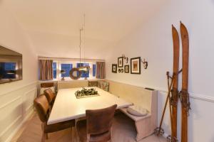 Penthouse Mountain and Lake View, terrace, AirCondition, incl Summer Card