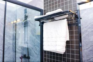 modern retreat residencies with swimming pool ,fully equipped gym and amazing breathtaking city views