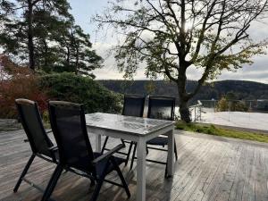 Workers House Villa Near the Lake - 4 BR - 8 Beds - Parking - Near Volvo
