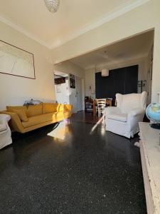 A due passi da tutto, luminoso vicino al navebus