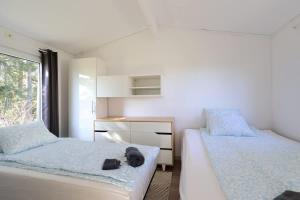 Premium Workers Home Near the Lake - 3 Beds - Parking - Near Volvo