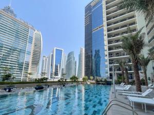 StayShort - 1 Bed in Zada Tower sleeps 3 with Balcony