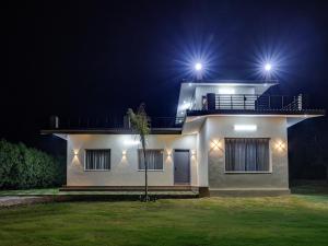 Lustra farms by Alaya Stays