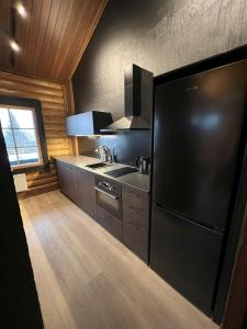 Arvoneliöt Lomahimos 18