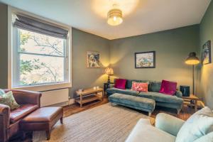 3 Bed in Bath oc-bhr26