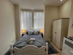 Spacious 4 bedroom flat in a desirable location