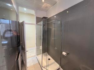 Spacious 4 bedroom flat in a desirable location