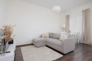 Cozy Apartment Warszawa Bukowińska by Solarento