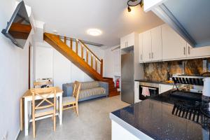 Stylish villa Antika close to the shops and restaurants in Korissia, Kea