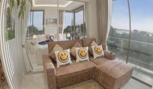 Rocco 513 - Corner 1 bedroom Serviced Apartment with Seaview