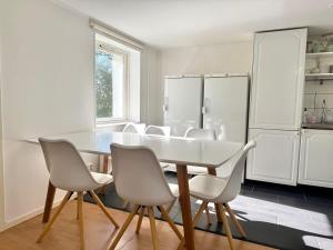 Workers Apartment - 5 BR - 1 Bath - Volvo - Parking