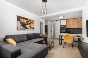 Residences in Villa Marealto with pool, garage and seaview