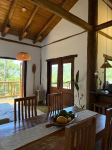 Chalé na montanha com vista pro mar de Itamambuca